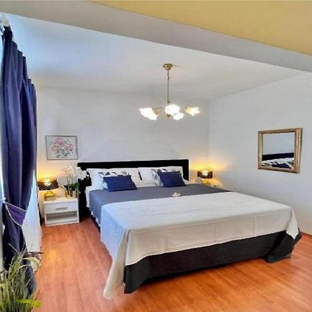 Appartamento Seaside Lux Dugi Rat Esterno foto