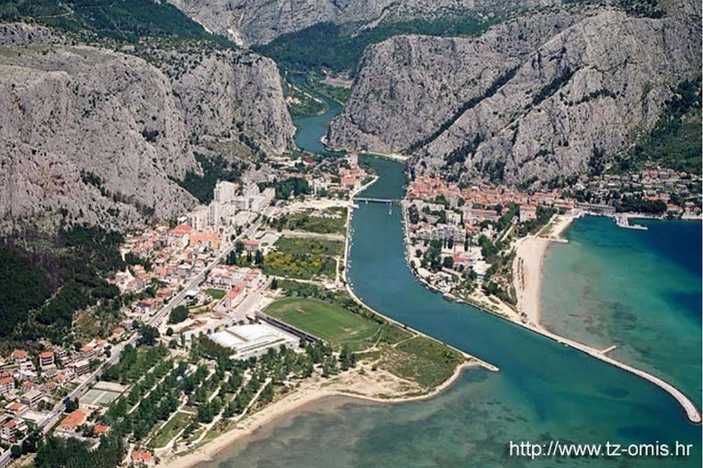 Appartamento Seaside Lux Dugi Rat Esterno foto